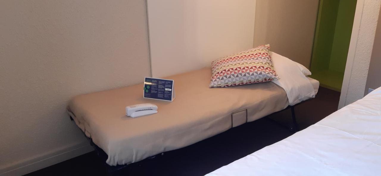 Campanile Annecy - Cran Gevrier Hotel Bagian luar foto