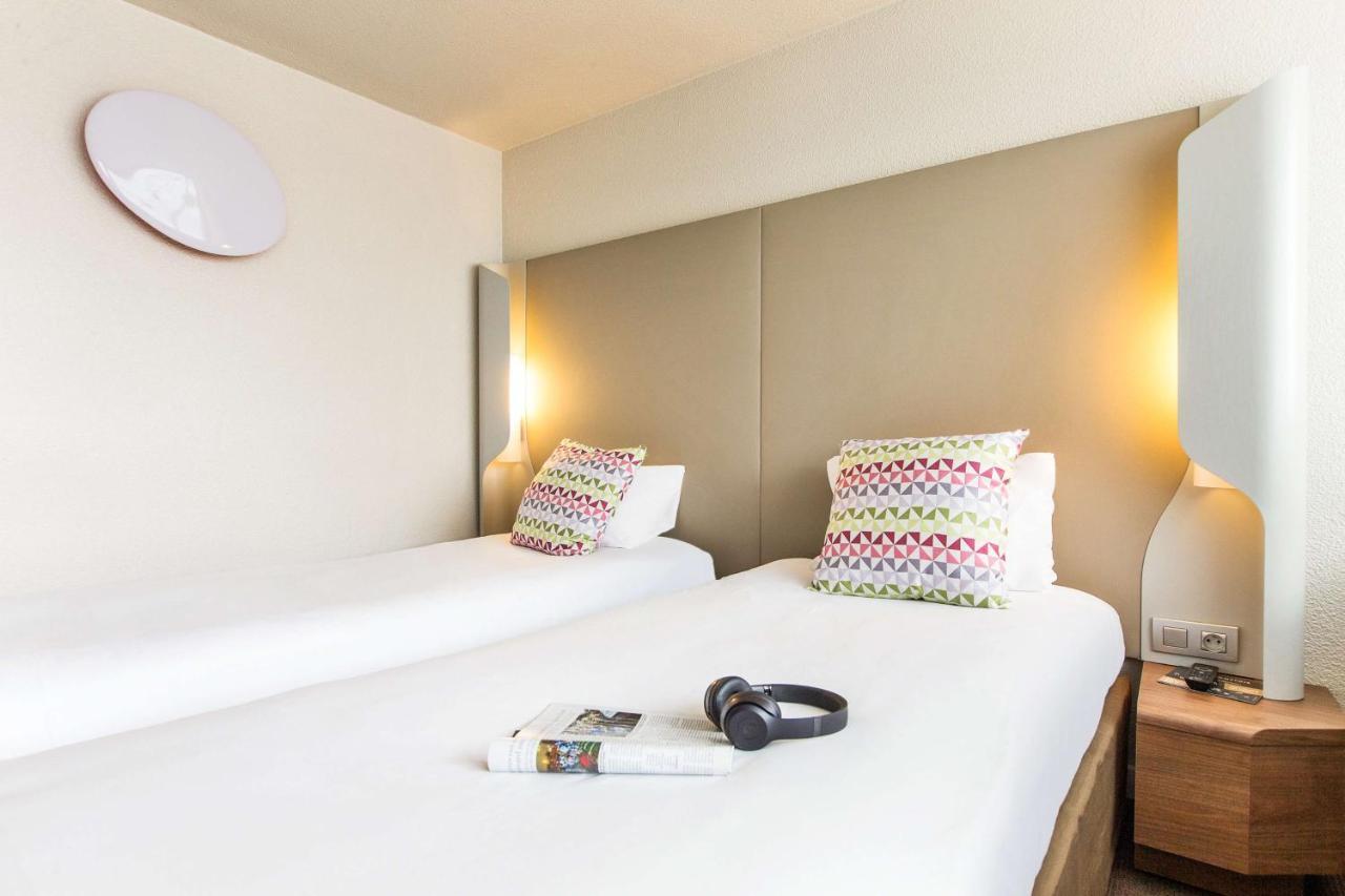 Campanile Annecy - Cran Gevrier Hotel Bagian luar foto