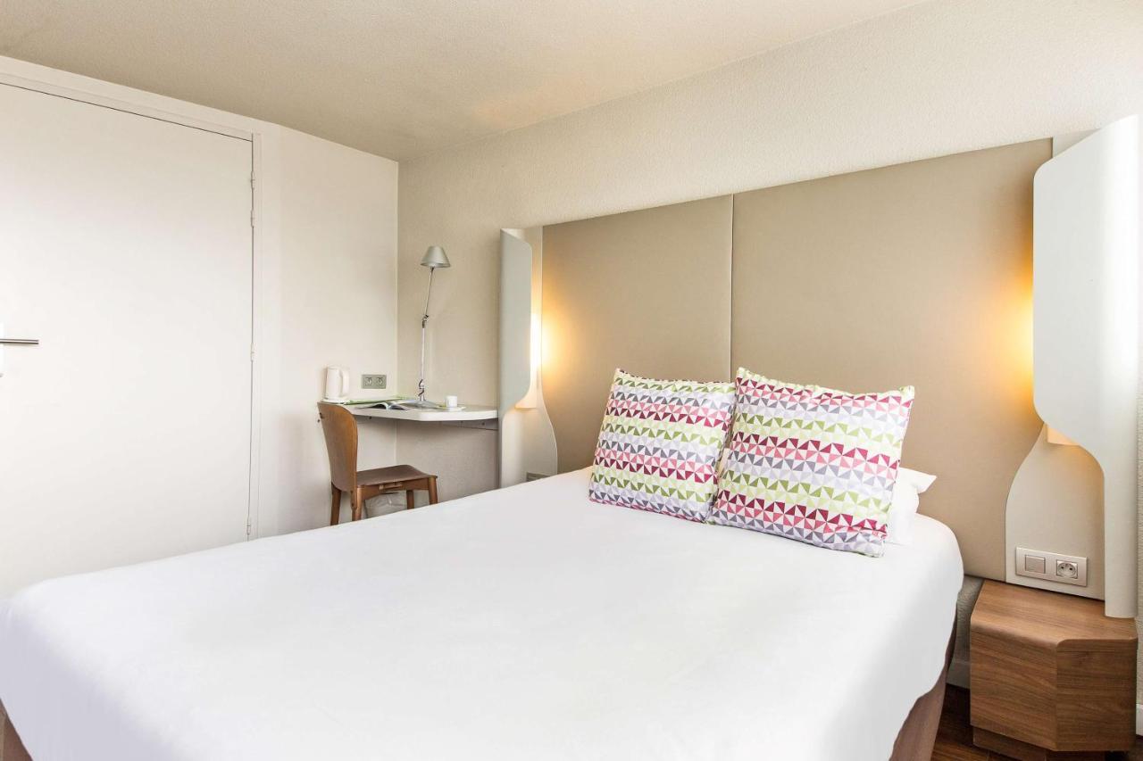 Campanile Annecy - Cran Gevrier Hotel Bagian luar foto